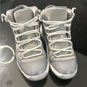 Jordan Cool Grey size 2Y